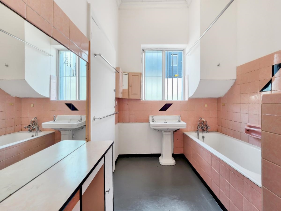 To Let 4 Bedroom Property for Rent in Sea Point Western Cape